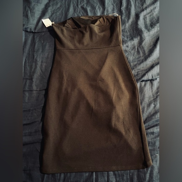 Charlotte Russe Wrap Ruched Strapless Mini Dress in Bow Tie Black New with Tags - Picture 7 of 8